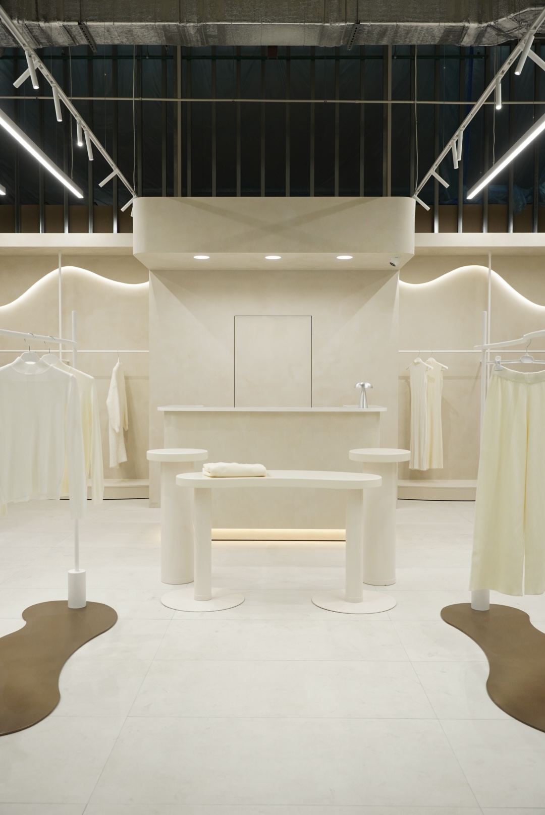 AVIAMALL — 1